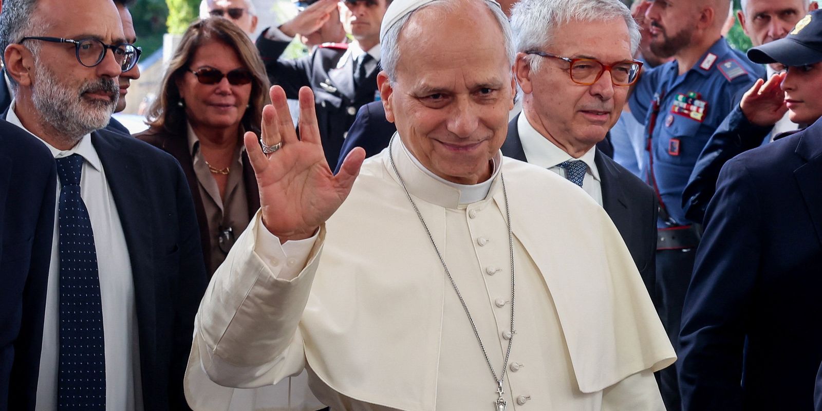 Papa não precisará de mais tratamento contra o câncer, dizem médicos