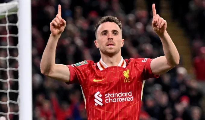 Liverpool lança biografia de Diogo Jota e lucro vai para programa de base no nome do jogador