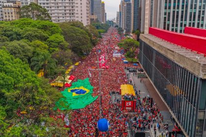 Carta de cientistas em apoio a Lula ultrapassa 15 mil assinaturas e alerta para riscos à democracia