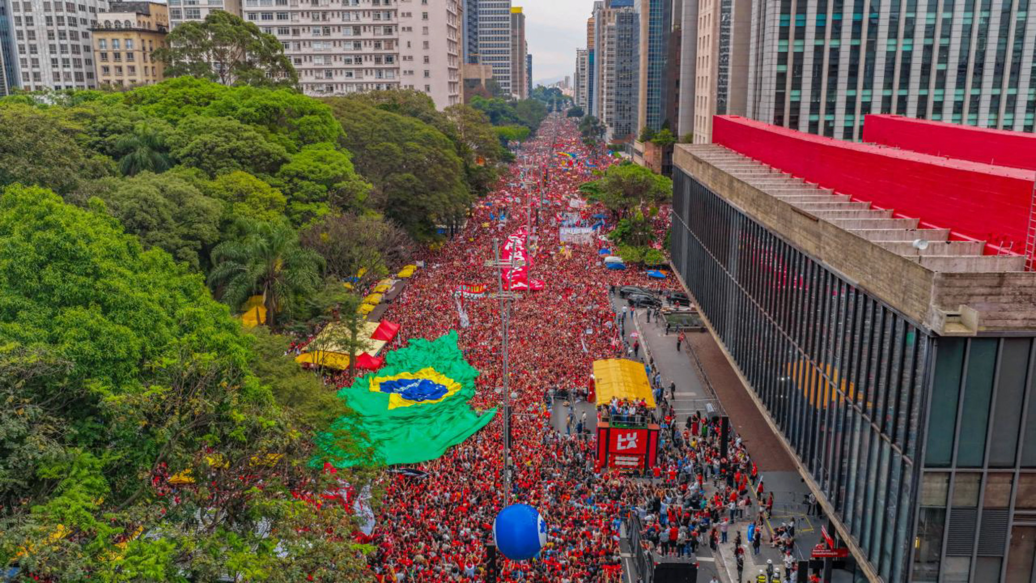 Carta de cientistas em apoio a Lula ultrapassa 15 mil assinaturas e alerta para riscos à democracia
