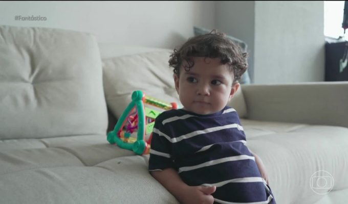 ‘É como se ele tivesse nascido de novo’: menino com surdez rara escuta pela 1ª vez após tratamento inédito; VÍDEO