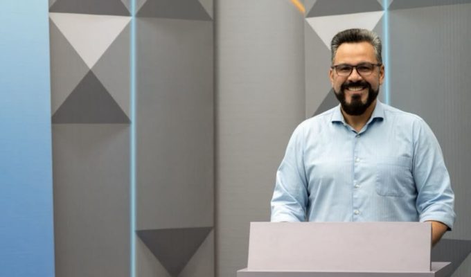 Alan Rick (Republicanos) promete concurso para educação em 2027 e instalação de mais delegacias de proteção à mulher no Acre