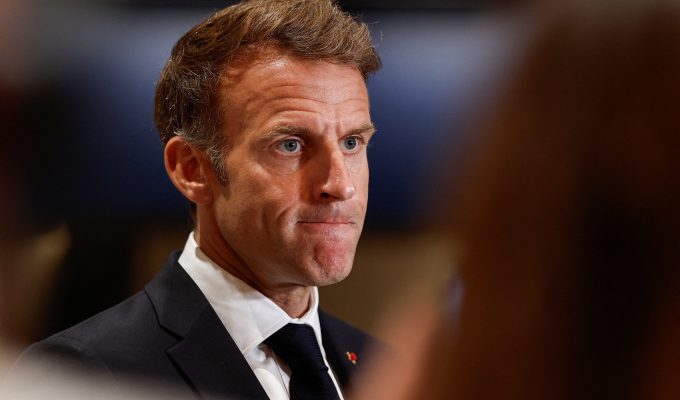 Macron repudia comentários ‘estúpidos’ de líderes estrangeiros sobre protestos na França