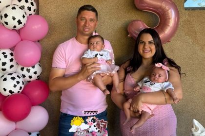 Após perder cinco bebês, mãe se emociona ao ter gêmeas: ‘sempre tive o sonho de ser mãe’