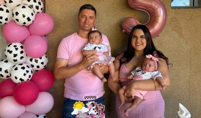 Após perder cinco bebês, mãe se emociona ao ter gêmeas: ‘sempre tive o sonho de ser mãe’