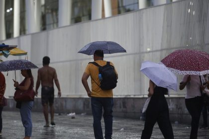 Chuva deve prevalecer no domingo de eleições no Rio