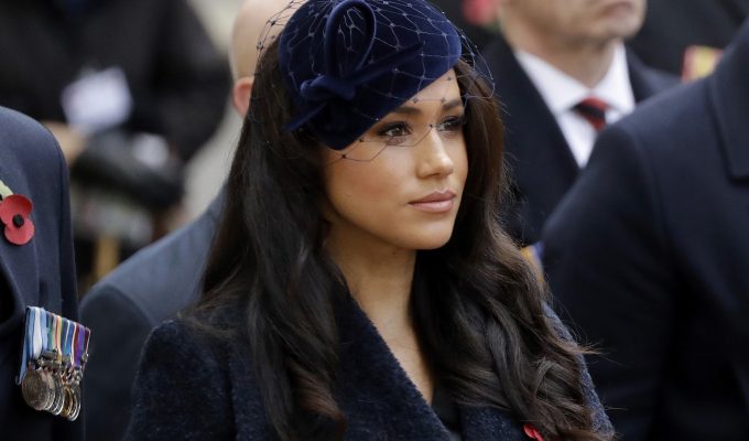 Meghan Markle se diz ‘profundamente abalada’ com acusações de abuso infantil contra o pai