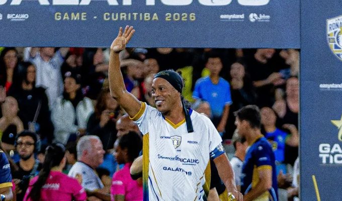 Ronaldinho Gaúcho anuncia volta aos gramados pelo italiano Ravenna