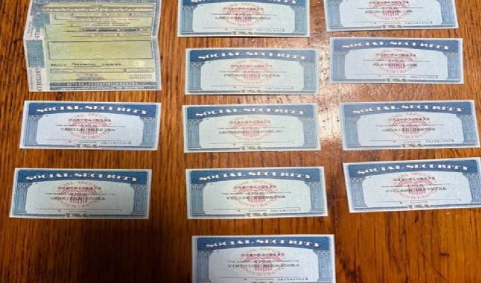 Brasileiro é preso nos EUA e acusado pelo governo Trump de vender documentos falsos a imigrantes ilegais