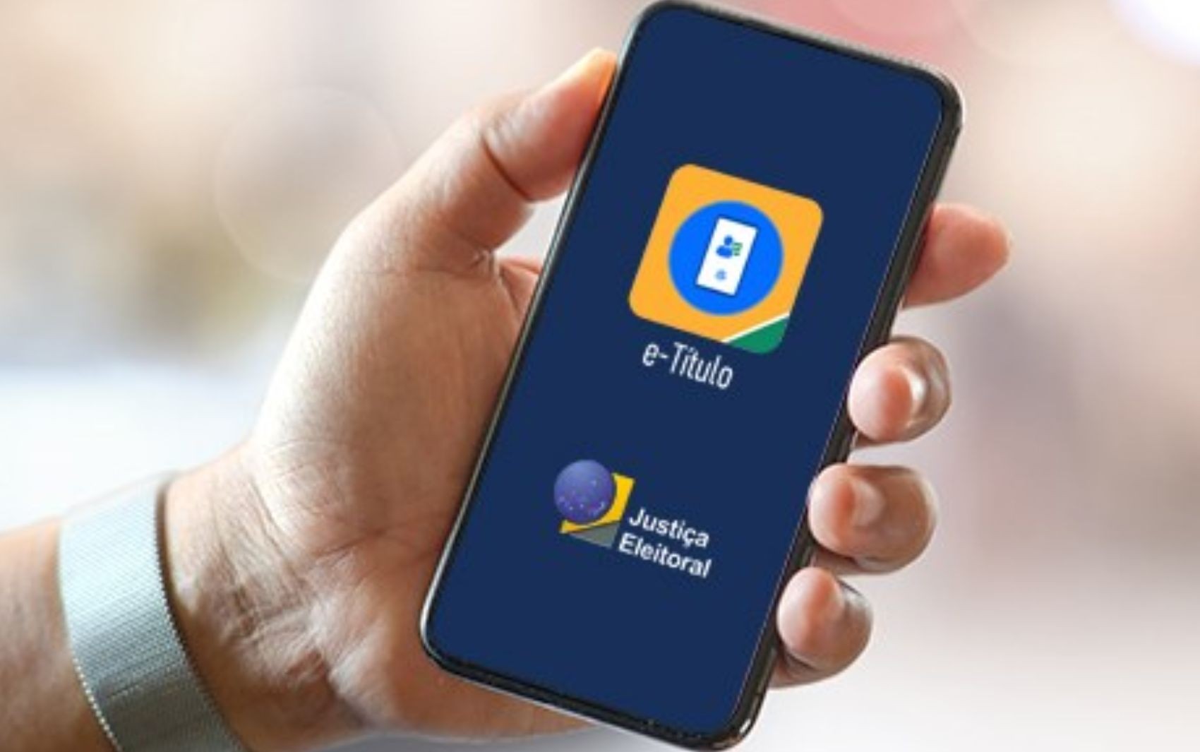 Mais de 1 milhão de eleitores justificam ausência pelo e-Título até as 9h, diz TSE