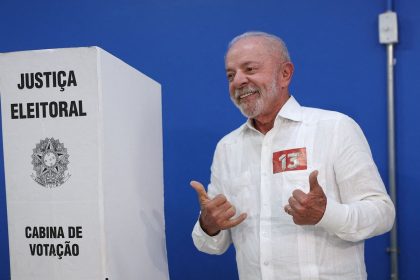Lula vota e enaltece mobilização popular: “nunca vi nada igual”