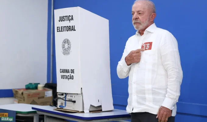 Lula amplia vantagem na Europa; veja os primeiros votos do 2º turno