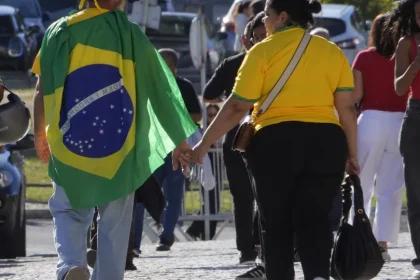 ‘Guerra espiritual’ vira trunfo bolsonarista em campanha com menos pautas morais clássicas