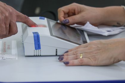 No DF, urnas fecham antes de informação sobre prorrogação chegar