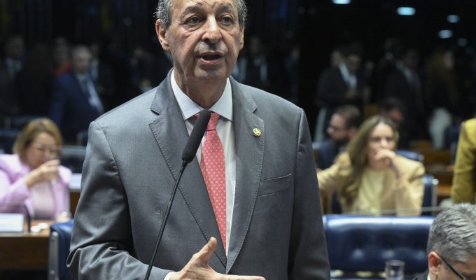 Omar Aziz é eleito governador do Amazonas