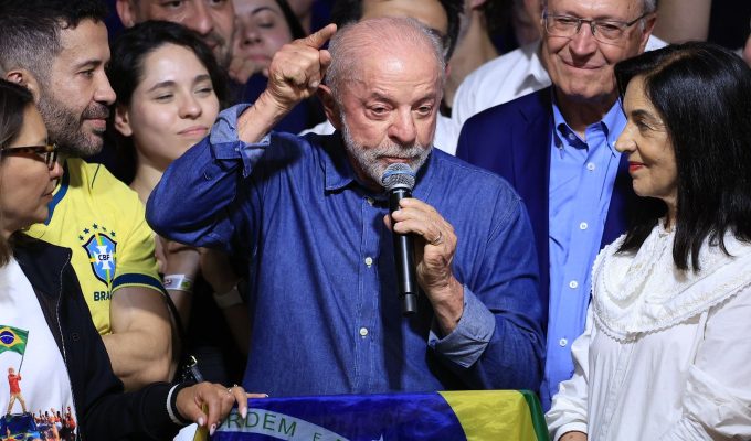 Motta e Alcolumbre, líderes do Congresso Nacional, parabenizam Lula