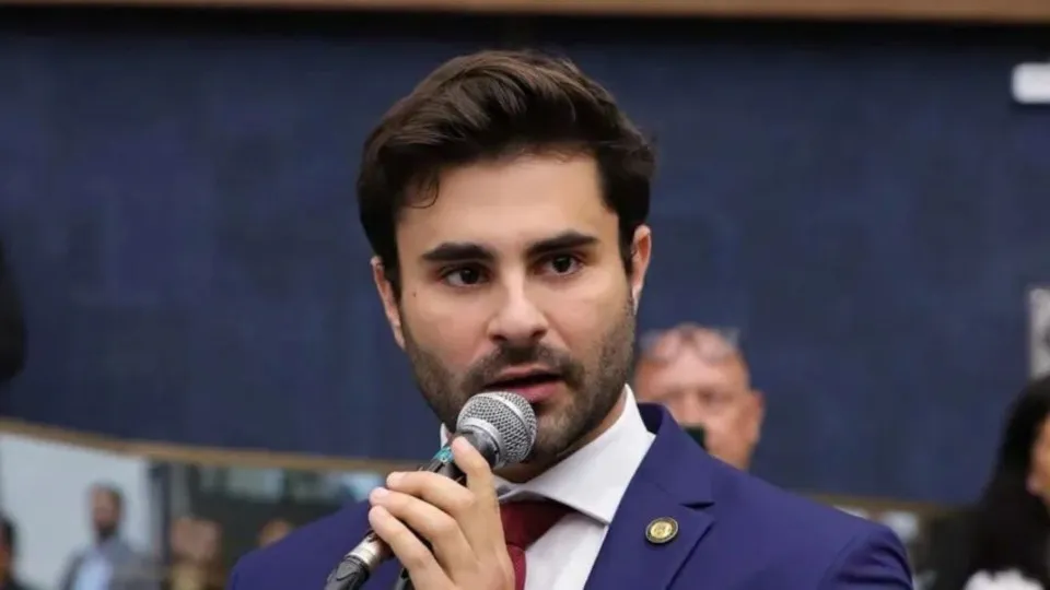 Pedro Rousseff tranquiliza apoiadores após acidente de carro na Fernão Dias: ‘Revivemos’