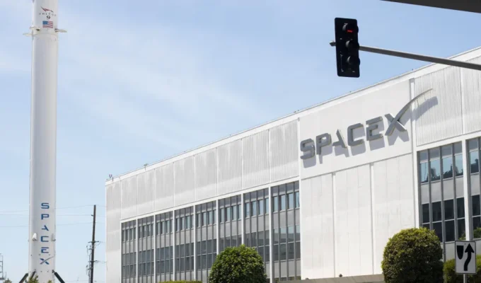SpaceX firma acordo de US$ 40 bi com Apollo para financiar equipamentos de data centers