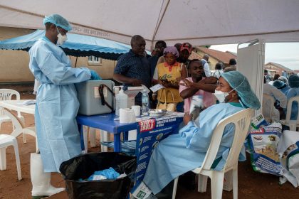 Ebola: enfermeiro é morto no Congo e profissionais de saúde se refugiam sob proteção policial