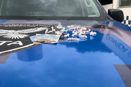 Mulher que cumpria pena por tráfico e é presa com crack nas imediações da rodoviária de Montes Claros