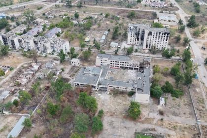 Rússia e Ucrânia suspendem ataques em Oleshky para ação humanitária; ataques continuam