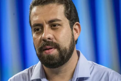 Guilherme Boulos acusa prefeitos aliados de Flávio de dificultar acesso de eleitores às urnas