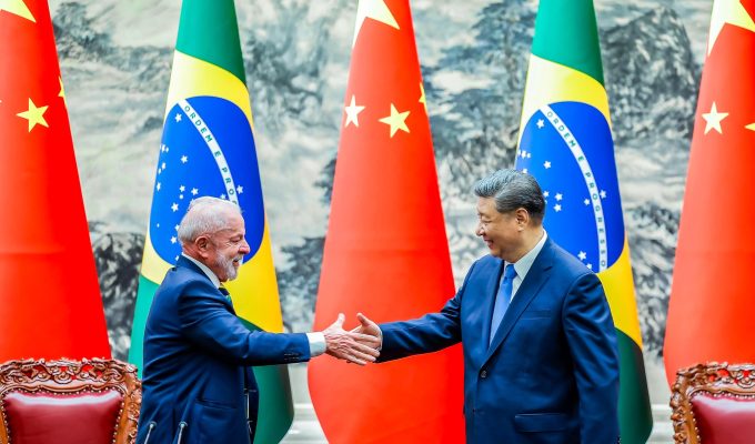 Xi Jinping, da China, parabeniza Lula por reeleição e fala em ‘relação mais proeminente’ com Brasil