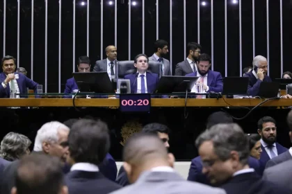 Centrão reconhece vitória de Lula e isola Flávio Bolsonaro na contestação das eleições