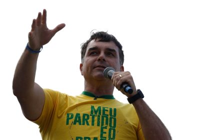Aliado de Trump diz que Flávio Bolsonaro chegou aos EUA