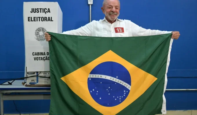 Lula vota e enaltece mobilização popular: “nunca vi nada igual”