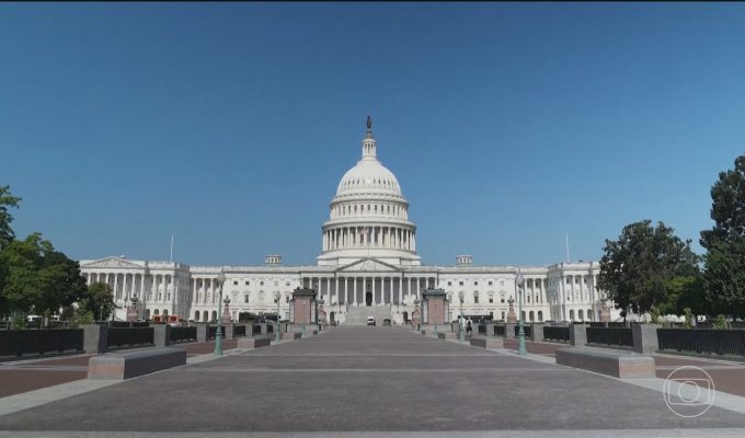 Democratas querem aproveitar desgaste de Trump para conseguir maioria na Câmara e no Senado
