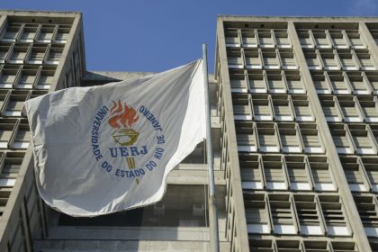 Peças universitárias e de escolas técnicas ocupam palcos da Uerj