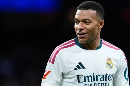 “Milhões na China odeiam Mbappé. Ele é um saco de pancada”, diz Dugarry