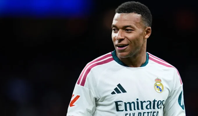 “Milhões na China odeiam Mbappé. Ele é um saco de pancada”, diz Dugarry