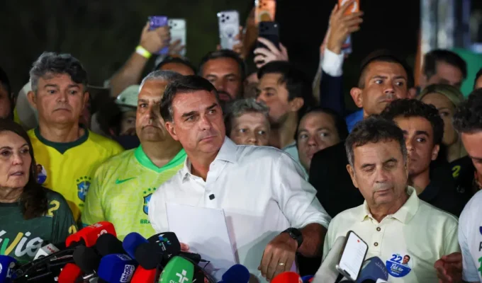 De quase eleito à fuga: onde está Flávio Bolsonaro? Entenda toda a trama