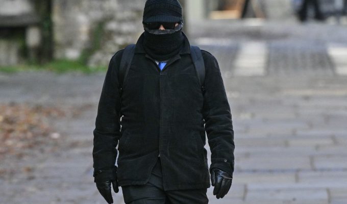 Britânica era drogada pelo marido para ser violada por outros homens: ‘Jamais teria aceitado’