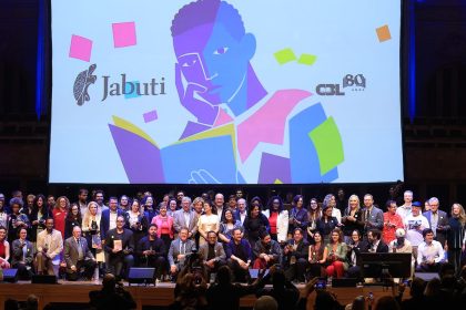 Ruy Castro vence prêmio principal do Jabuti pela 2ª vez consecutiva