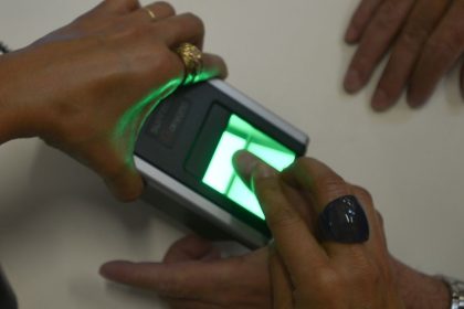 INSS alerta para golpes que usam informação falsa sobre biometria