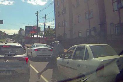 Homem que atacou motorista após ela negar dinheiro em semáforo é internado em Campo Grande