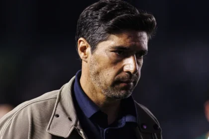 Palmeiras complica disputa pelo título; Abel se irrita: “Inacreditável”