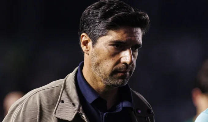 Palmeiras complica disputa pelo título; Abel se irrita: “Inacreditável”
