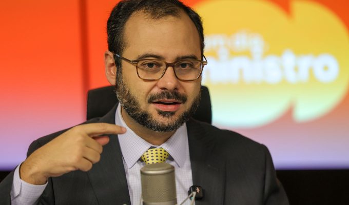 Perdão das dívidas de MEIs é medida fiscal “necessária”, diz ministro