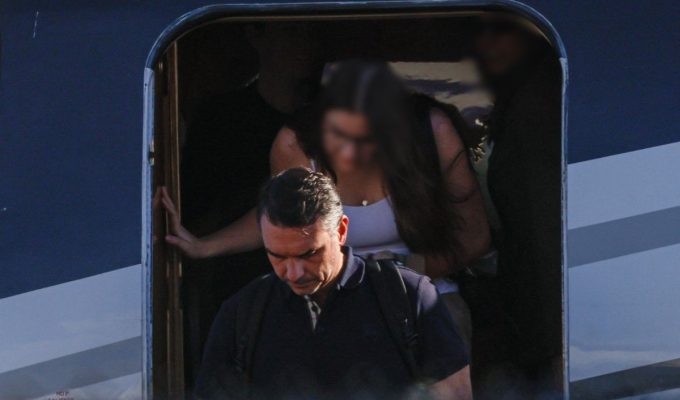 Governo quer manter pragmatismo com EUA e Argentina e não pretende reagir à fuga de Flávio Bolsonaro