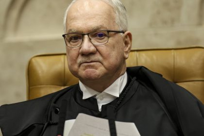 Fachin devolve relatoria do caso do INSS a Mendonça e mantém Master
