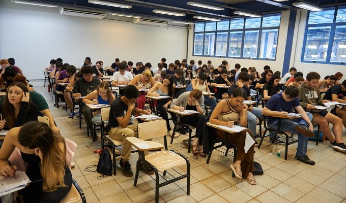Fuvest 2027: prova terá mais questões interdisciplinares; veja dicas de professor para a 1ª fase