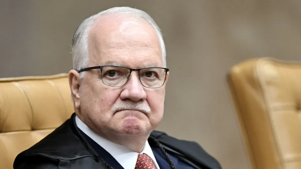 Fachin devolve relatoria do caso do INSS a Mendonça e mantém Master