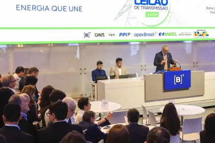 Com muita disputa, Aneel leiloou oito lotes de transmissão de energia