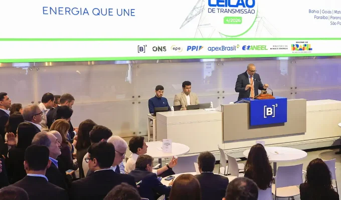 Com muita disputa, Aneel leiloou oito lotes de transmissão de energia