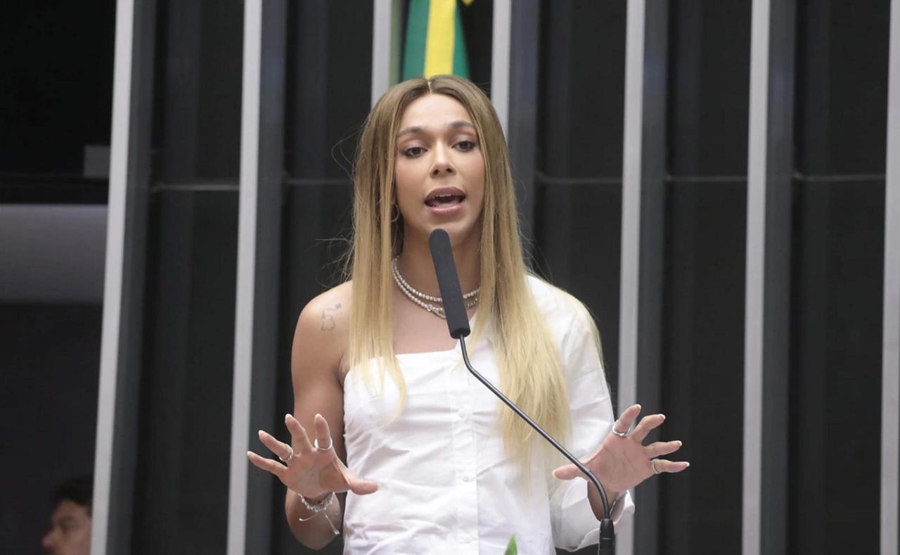 Pedido de CPI das Big Techs mira atuação da Meta nas eleições de 2026