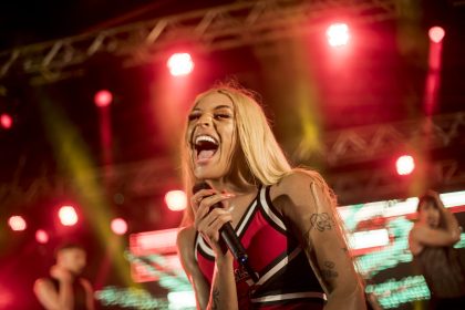 Pabllo Vittar: Artista que inspira, arte que representa e uma voz que denuncia